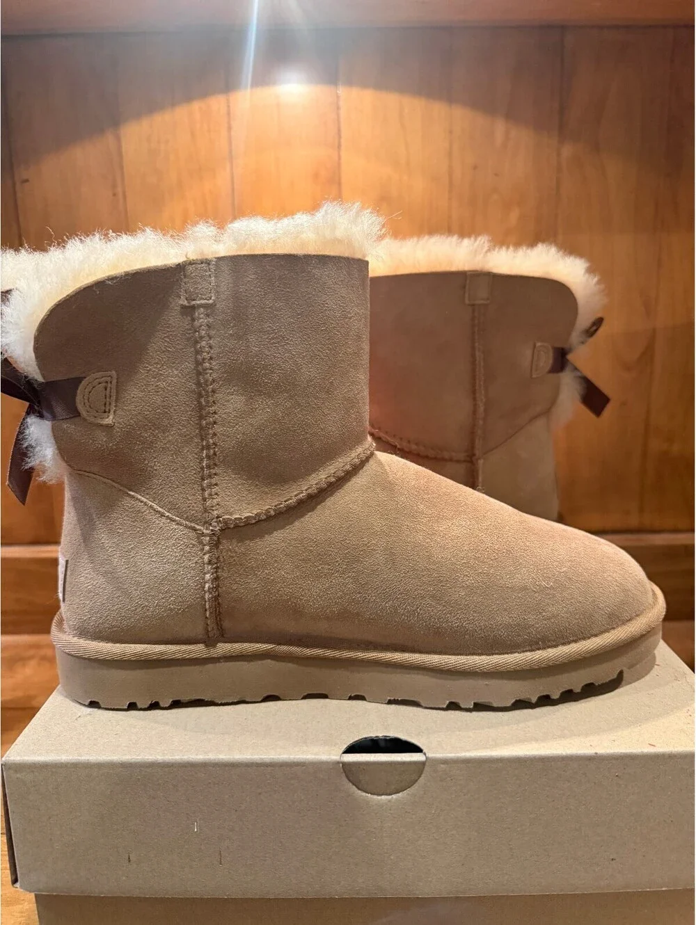 New UGG Australia Mini Bailey Bow II Sheepskin Boots Chestnut Women's Size 8